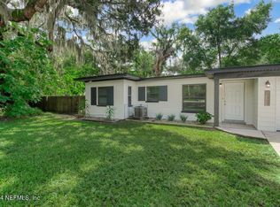 2215 Silver Lake Dr, Palatka, FL 32177