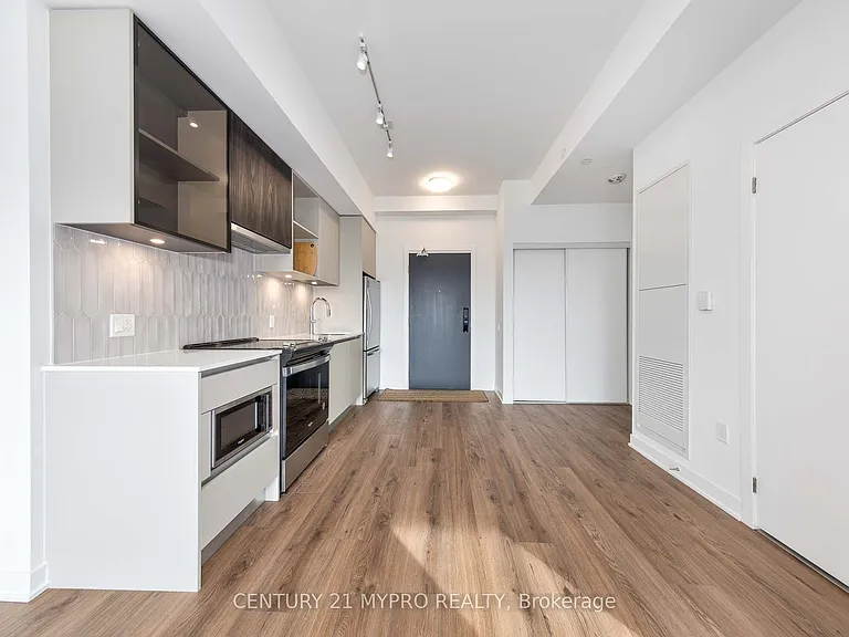 395 Dundas St W #Penthouse 02 — Photo 3