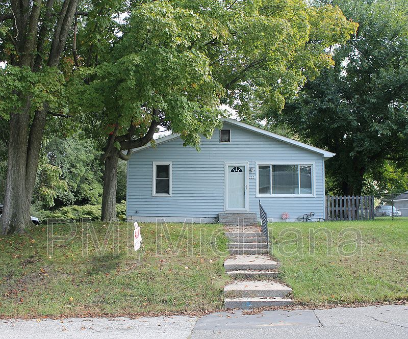 1st image of 222 S 35th St