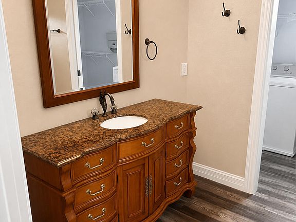 5th image of 240 Sable Estates Ln