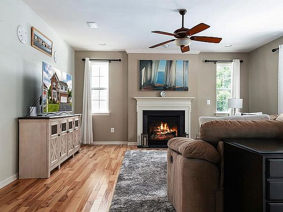 4th image of 107 Brookfield Dr