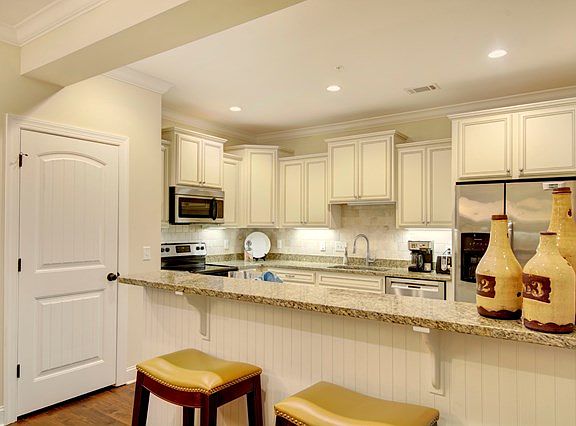 5th image of 1103 Reserve Ln