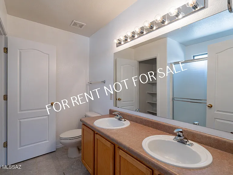 2439 W Rousseau St — Photo 26