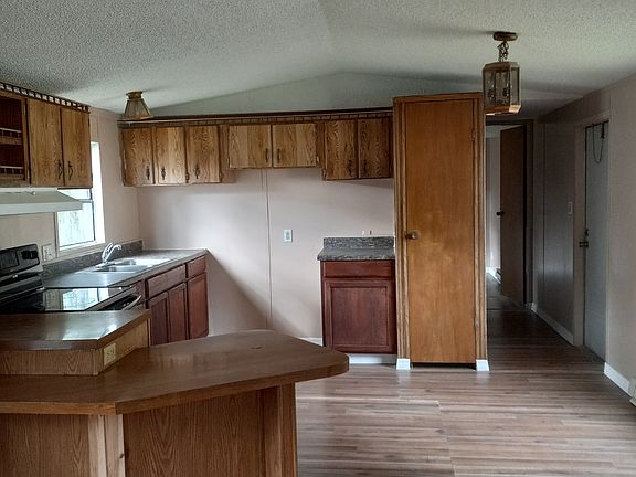 4th image of 1720 NW 38th Ave #141B