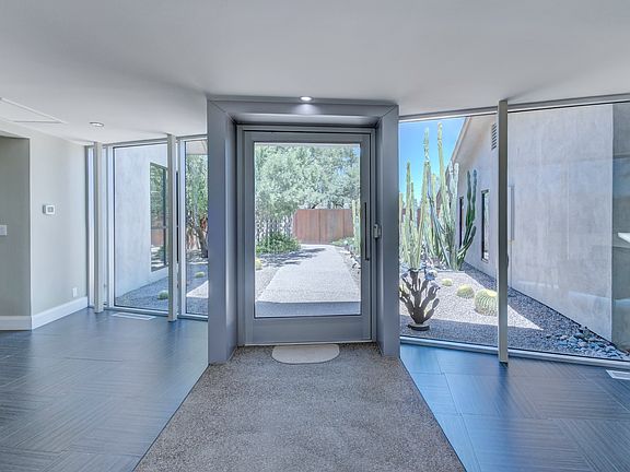 3rd image of 7105 E Paradise Dr