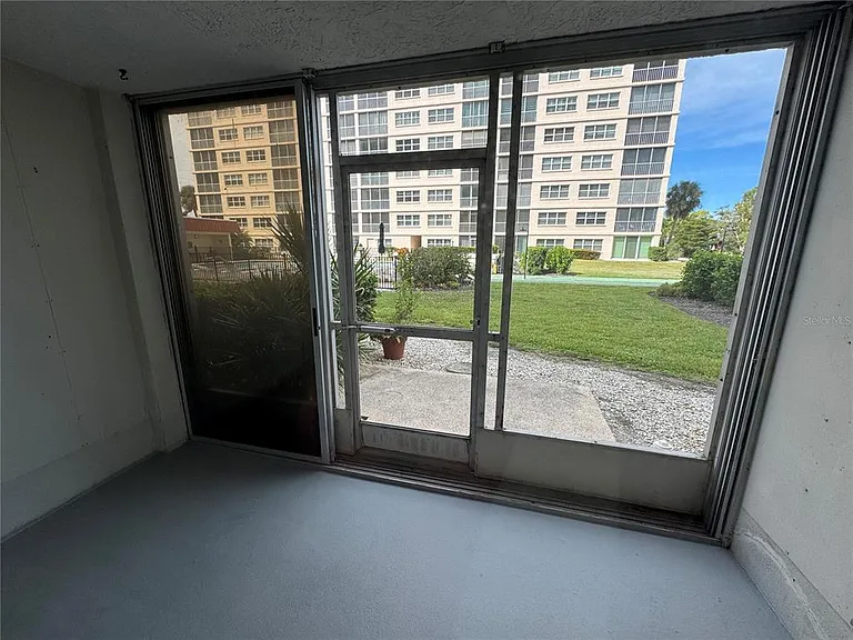 232 Saint Augustine Ave #102 — Photo 9