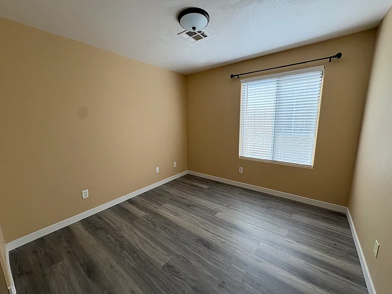 4725 Portola Vista Ave — Photo 24