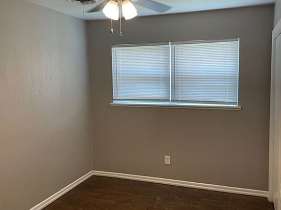 2nd image of 2910 Bennett Dr