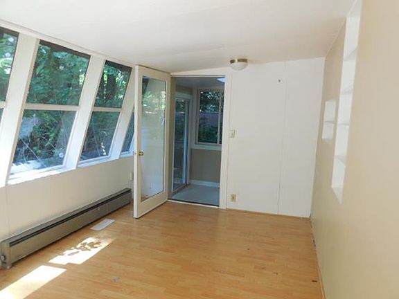 3rd image of 245 Throckmorton Ave