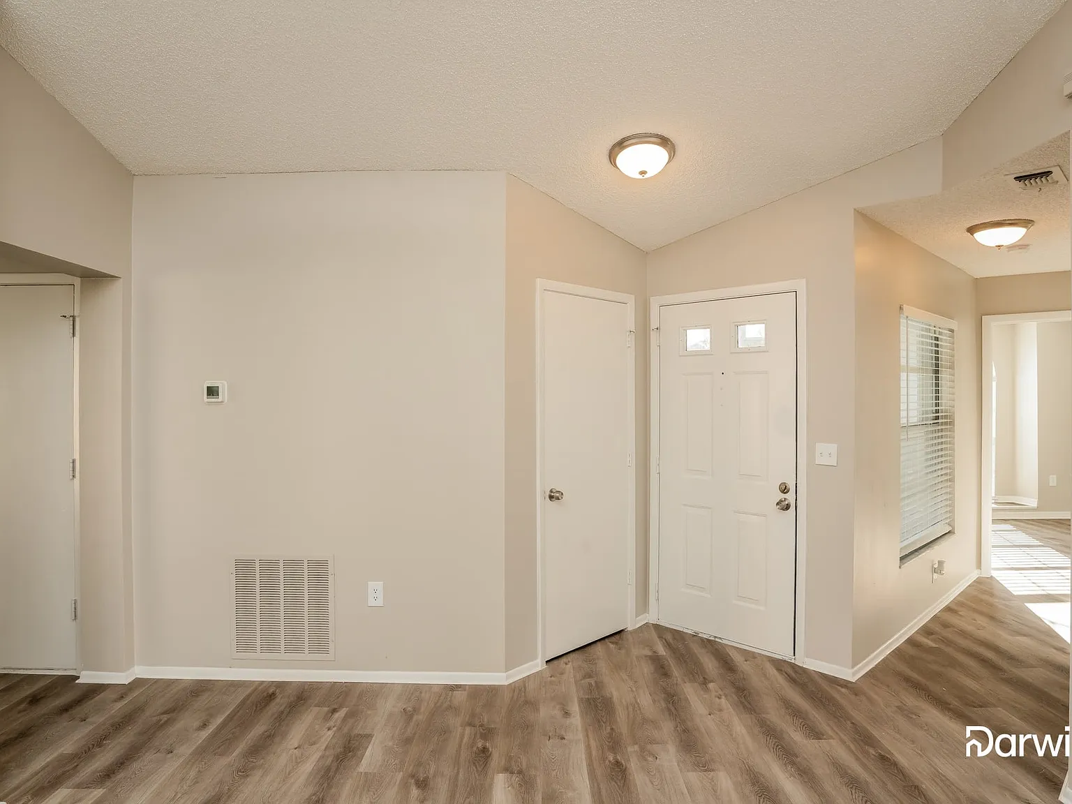 3 bed, 2.0 bath, 1534 sqft, $2,265 — Photo 4