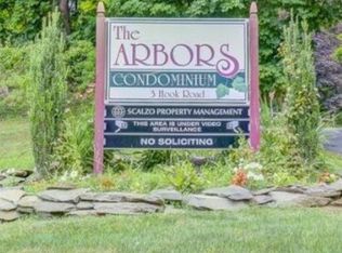 3 Hook Rd, Poughkeepsie, NY 12601