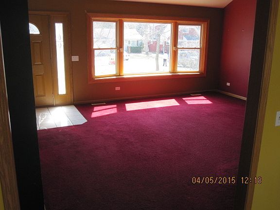 2nd image of 826 Menominee Dr