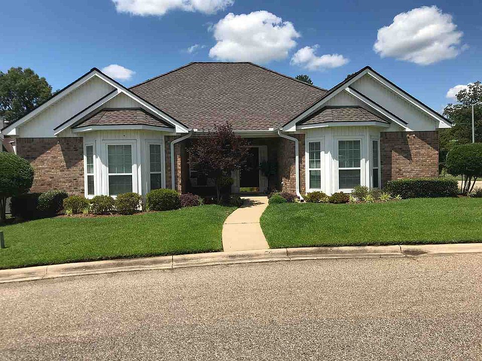 1st image of 200 Millpond Dr