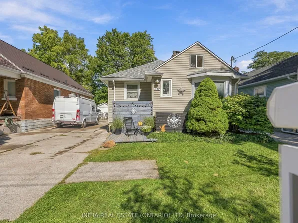 272 Kathleen Ave, Sarnia, ON N7T 1E3