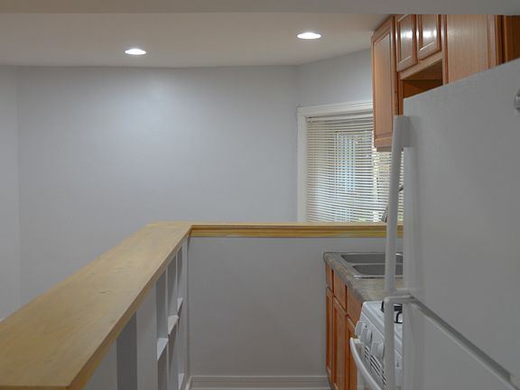 4th image of 3311 S Calumet Ave