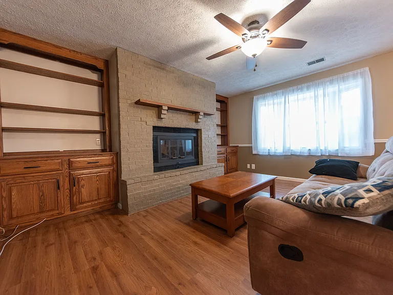 2943 Desoto Way — Photo 12