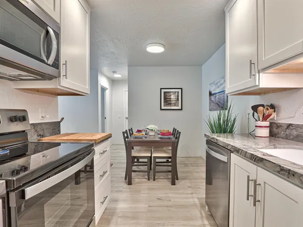 3107 Golden Oaks Ln, Monterey, CA 93940