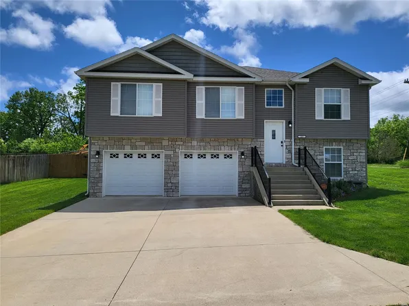 107 Brush Creek Pkwy, Saint Robert, MO 65584