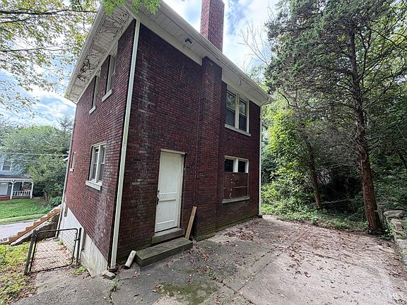 4th image of 660 Steiner Ave