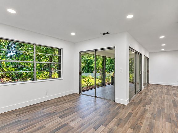 5th image of 1901 Coquina Way