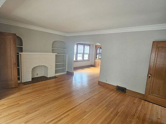 2nd image of 4147-4149 N Bartlett Ave