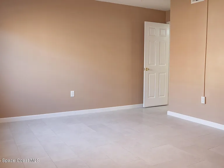190 E Olmstead Dr #B5 — Photo 12