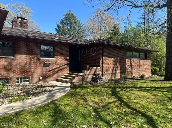 425 McPherson Ave, Akron, OH 44313