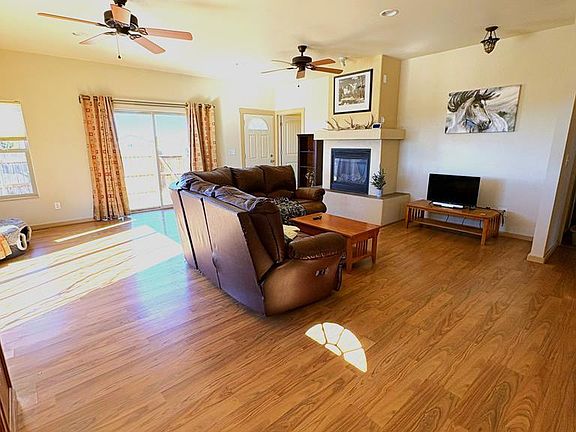 4th image of 1217 N Hill Ln