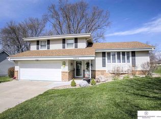 4822 N 113th St, Omaha, NE 68164