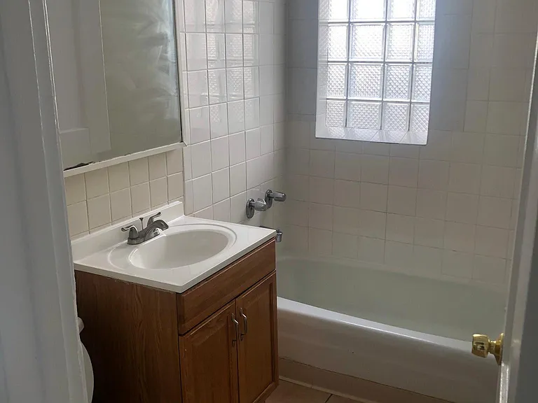 3508 W Montrose Ave #2R — Photo 11