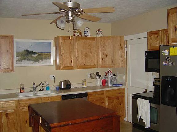 Remodeled kitchen (appliances included)