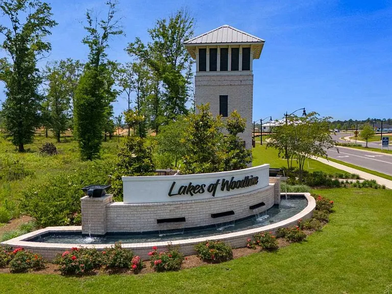 Lakes of Woodbine Community