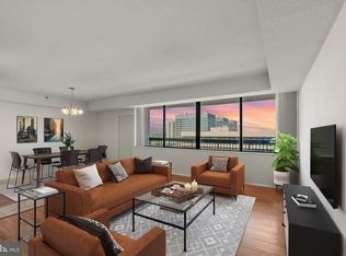 3713 George Mason Dr #1412, Falls Church, VA 22041