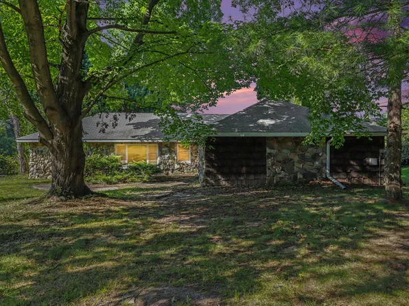 24156 Banker St, Sturgis, MI 49091