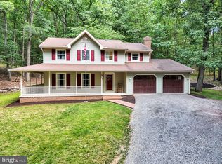 580 Spring Ln, Boiling Springs, PA 17007
