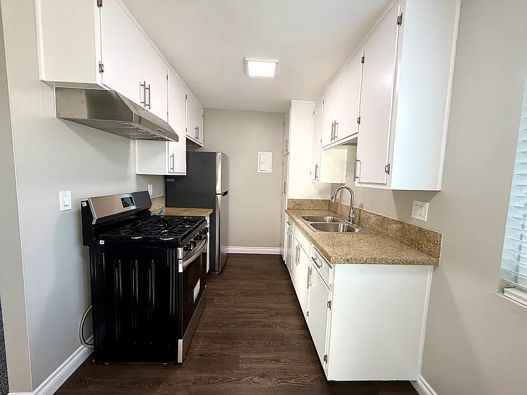 Evart Apartments — Photo 14
