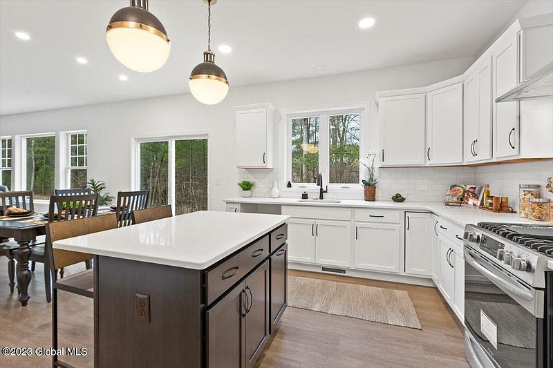 4th image of 30 Wellington Court