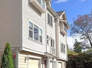 3312 NE 123rd St APT B, Seattle, WA 98125