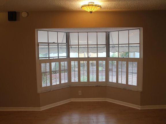 3rd image of 14449 Burgundy Sq