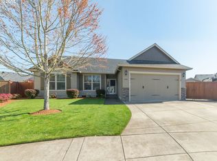1045 S 41st St, Springfield, OR 97478
