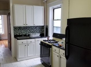 25-65 35th St #1R, Astoria, NY 11103