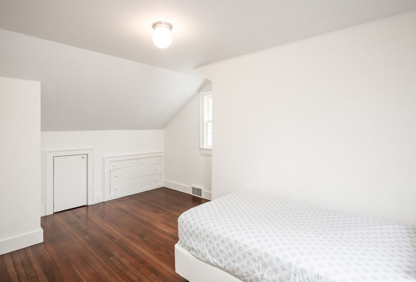  Second Floor Bedroom 2