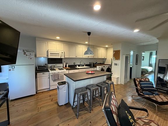2nd image of 3649 Louisiana St APT 208