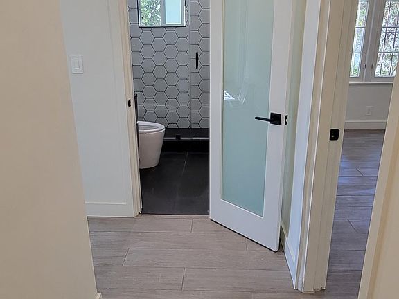 3rd image of 725 7th St APT 2
