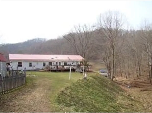892 Right Loveberry Rd, Weston, WV 26452