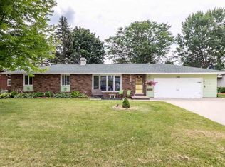 3284 Meadow Cir, Green Bay, WI 54311
