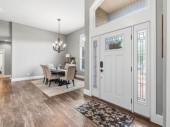 3rd image of 51678 Meadow Pointe