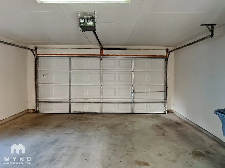 2216 Zach Scott St — Photo 16