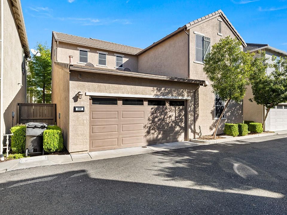 1st image of 237 Chambord Way