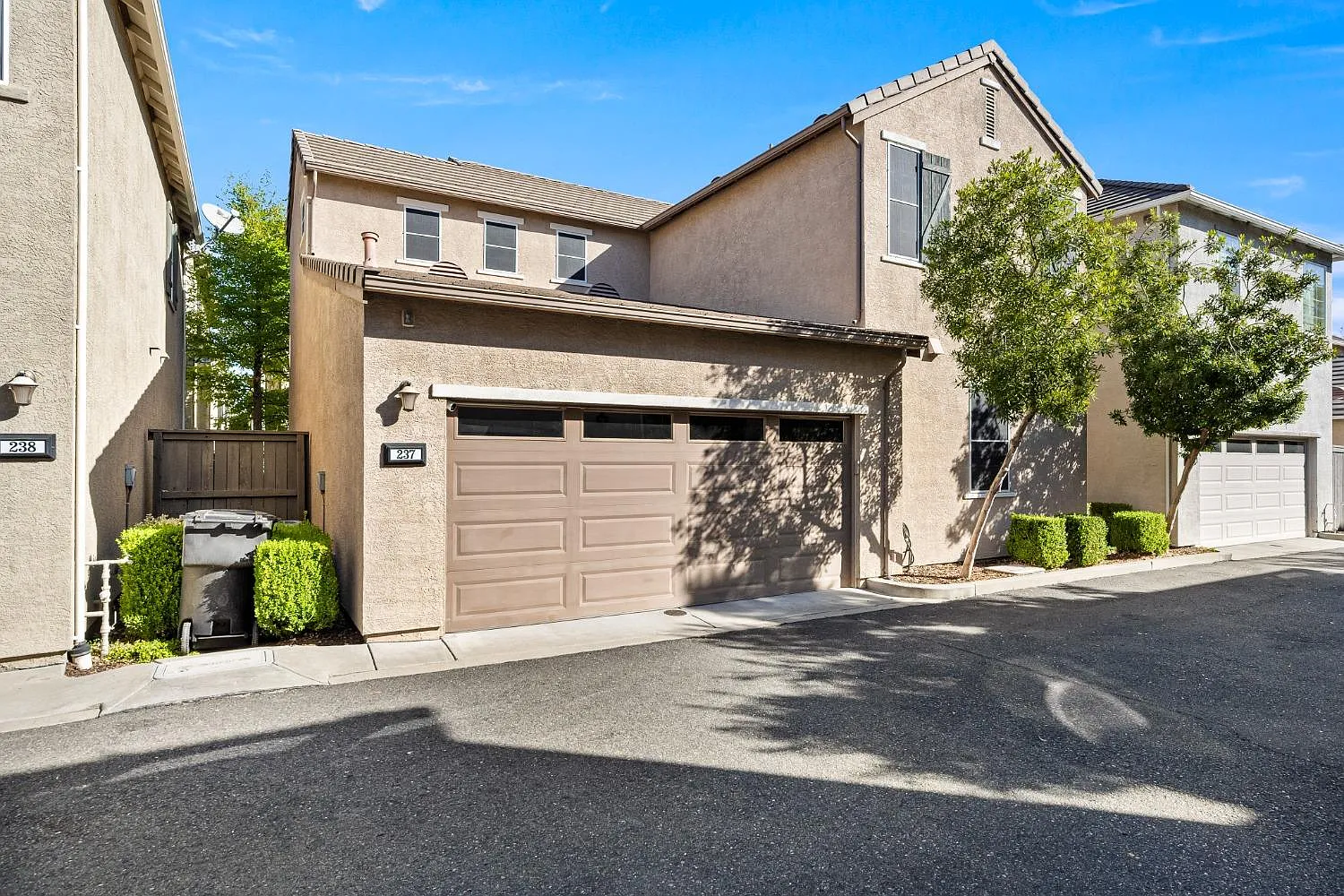 237 Chambord Way photo 1